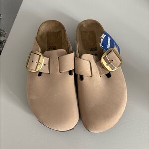 Birkenstock Beige Suede Clogs with Gold Buckle size 38